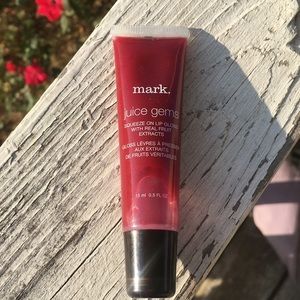 Raspberry shade Lipgloss